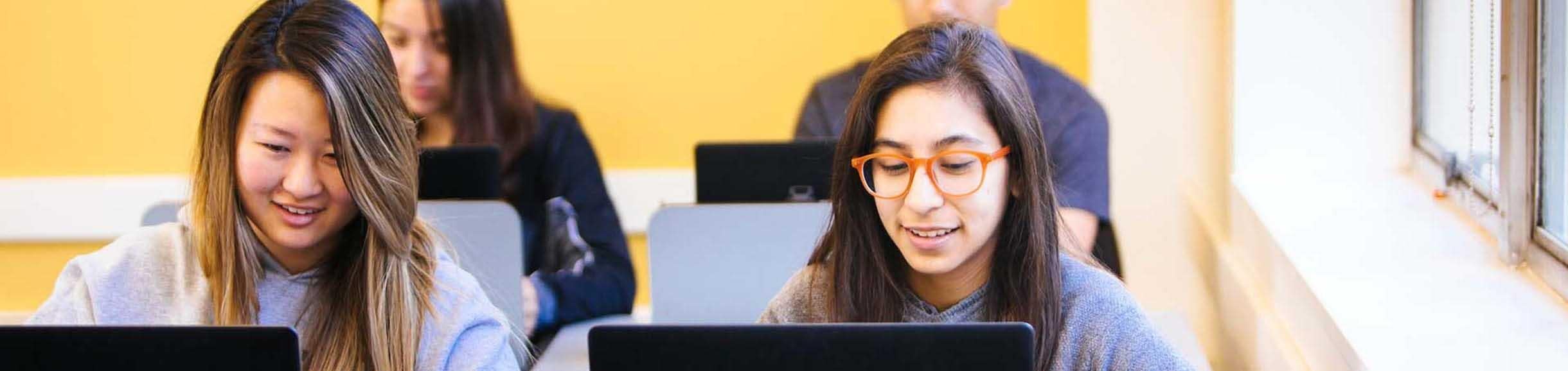 UCR School of Business students in computer lab