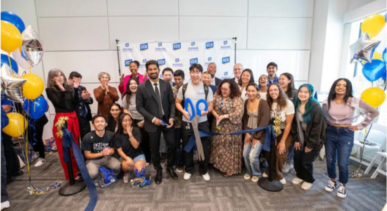 Are helps cut the ribbon for the new 39,450-square-foot Student Health and Counseling Center