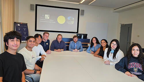 Students participated in a lecture at the Oxford Said Business School on entrepreneurship.